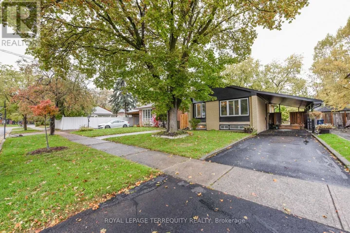 20 HALLOW CRESCENT, Toronto (Rexdale-Kipling), Ontario M9W2V9