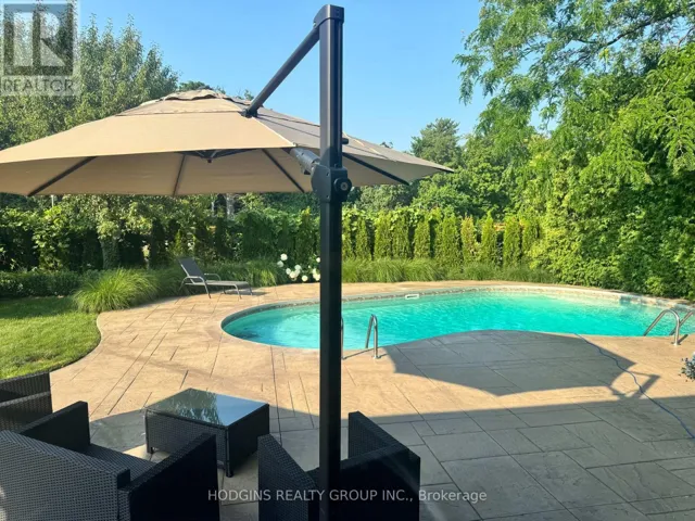 1726 SHERWOOD FORREST CIRCLE, Mississauga (Sheridan), Ontario L5K2H6