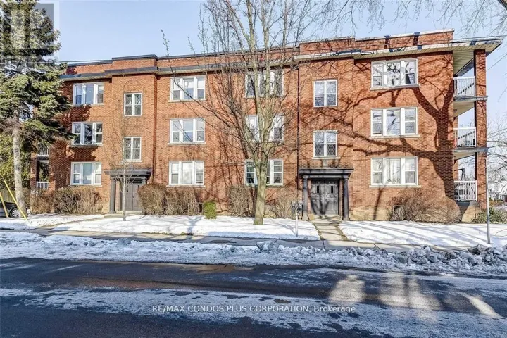 12 - 8 NORTH OVAL STREET, Hamilton (Westdale), Ontario L8S3Y6