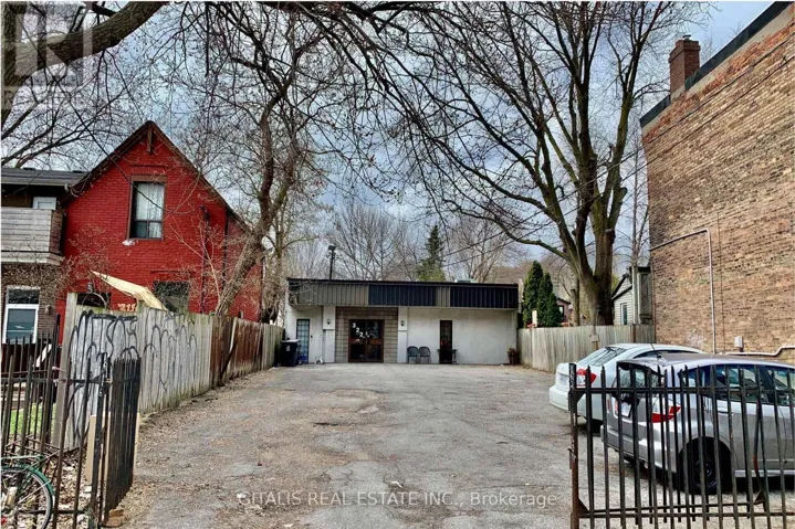 322 DUFFERIN STREET, Toronto (South Parkdale), Ontario M6K1Z6