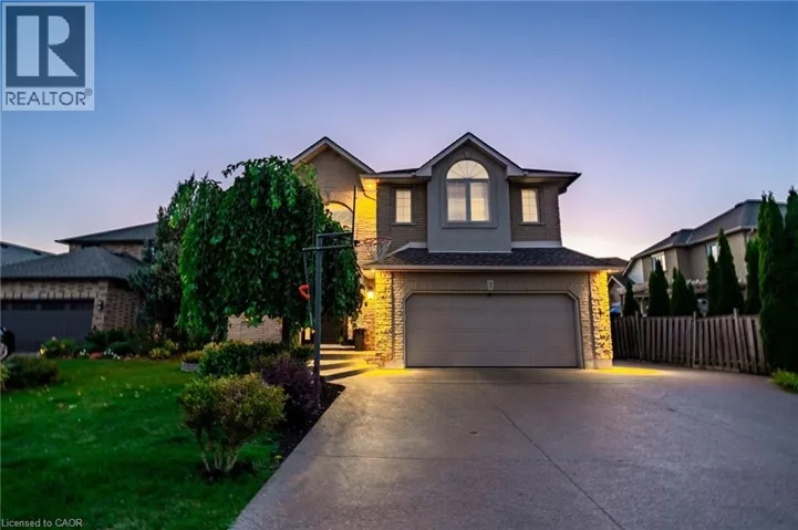 18 KONSTANTINE Court, Hamilton, Ontario L9B2T3