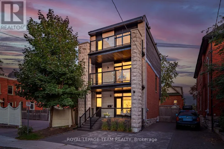 16 FIRST AVENUE, Ottawa, Ontario K1S2G2