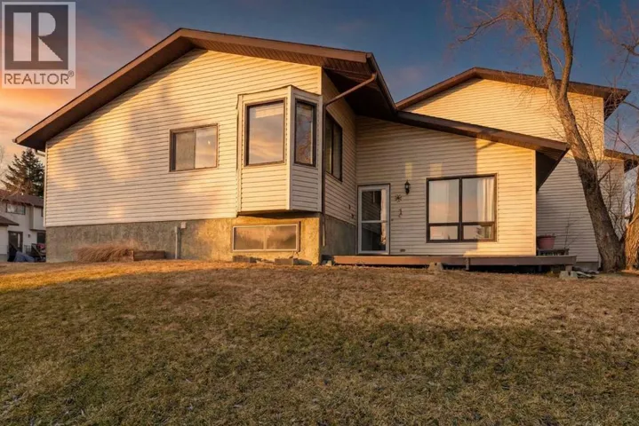1, 73 Glenbrook Crescent, Cochrane, Alberta T4C1G1