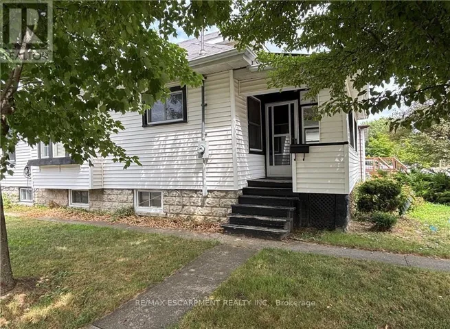 9 GRANTHAM AVENUE S, St. Catharines (E. Chester), Ontario L2P3B3