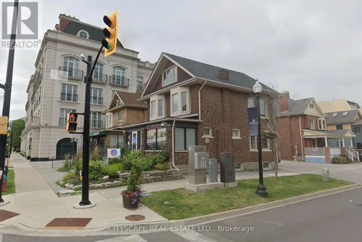 123 TRAFALGAR ROAD, Oakville (OO Old Oakville), Ontario L6J3G4