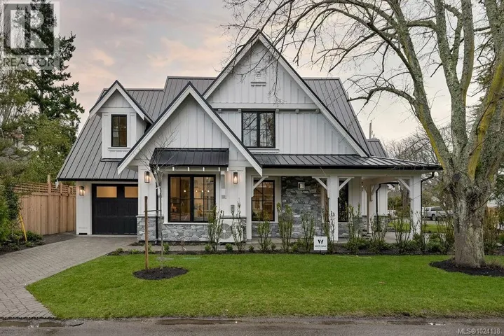1047 Falkland Rd, Oak Bay, British Columbia V8S4M3