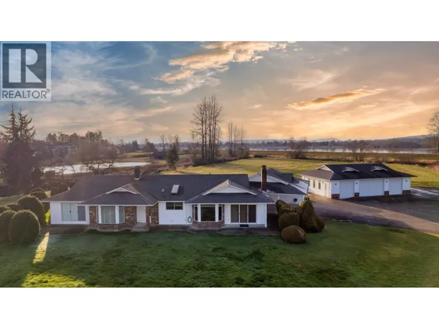 15145 HARRIS ROAD, Pitt Meadows, British Columbia V3Y1Z1