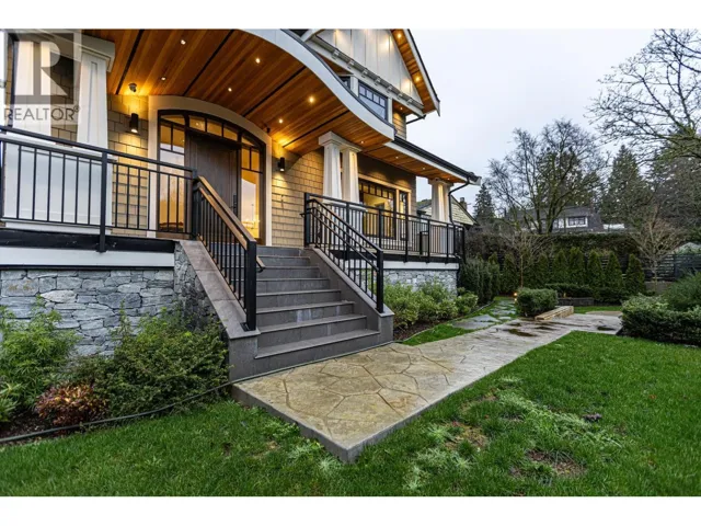 2051 W KING EDWARD AVENUE, Vancouver, British Columbia V6J2W8