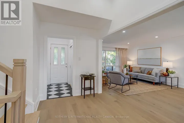 34 EUPHRASIA DRIVE, Toronto (Yorkdale-Glen Park), Ontario M6B3V9