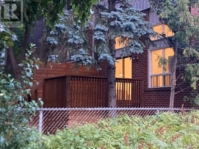 28 FESTIVAL DRIVE, Toronto (Westminster-Branson), Ontario M2R3V1