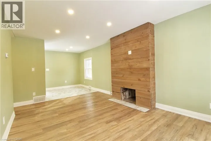 1243 LANGMUIR Avenue Unit# Main, London, Ontario N5W2G2