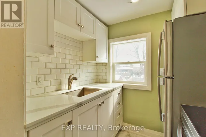 UPPER - 1243 LANGMUIR AVENUE, London East (East M), Ontario N5W2G2