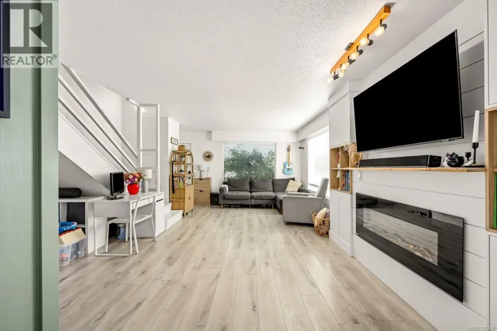 1883 & 1885 England Ave, Courtenay, British Columbia V9N2P7