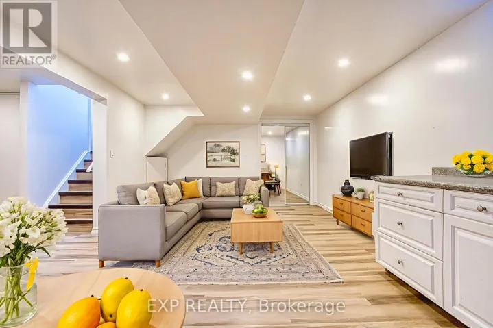 72 NANAIMO CRESCENT, Hamilton (Winona Park), Ontario L8E0E2