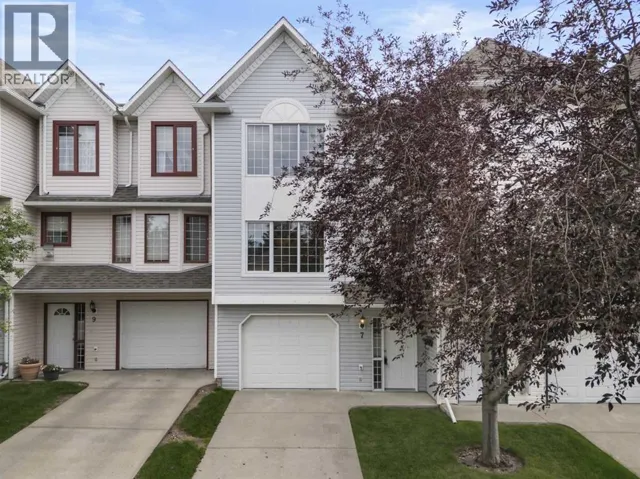 7 Prominence View SW, Calgary, Alberta T3H3M8