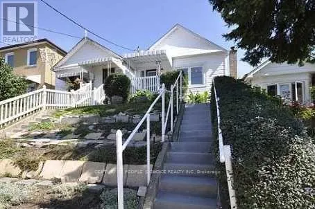 579 NORTHCLIFFE BOULEVARD E, Toronto (Oakwood Village), Ontario M6E3L6