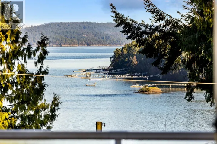 1678 Lands End Rd, North Saanich, British Columbia V8L5L5