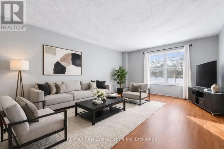 14 PIPERS GREEN COURT, Kitchener, Ontario N2E3C6