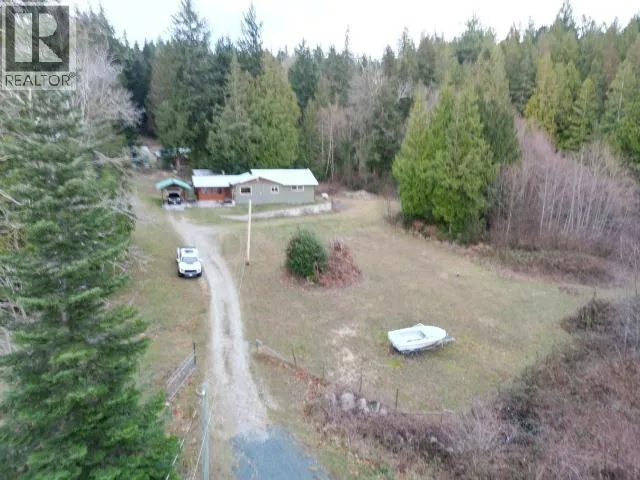 4002 HIGHWAY 101, Powell River, British Columbia None