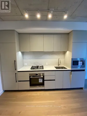 330 - 1720 BAYVIEW AVENUE, Toronto (Mount Pleasant East), Ontario M4G3C4