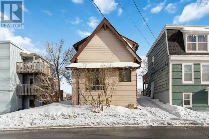 102 King Street, Dartmouth, Nova Scotia B2Y2S1