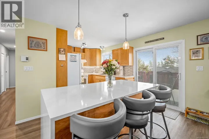 2440 Harmston Ave, Courtenay, British Columbia V9N7G9