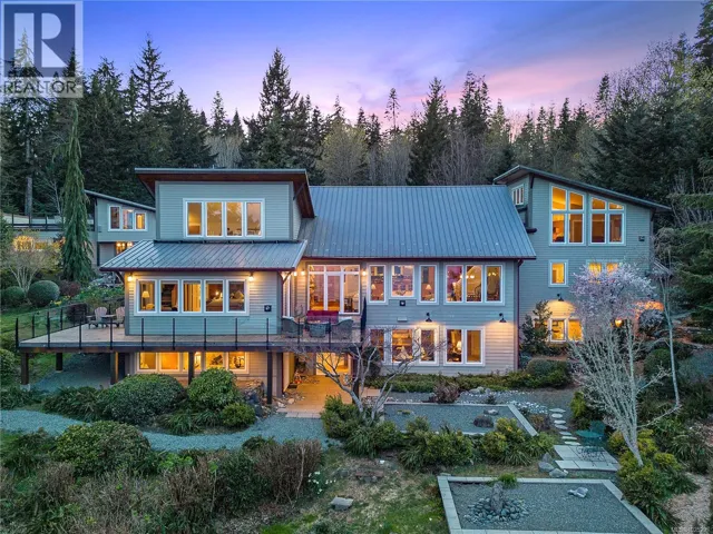 6520 Eagles Dr, Courtenay, British Columbia V9J1V4