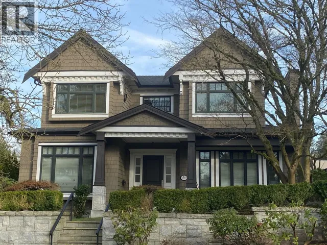 2069 W 28TH AVENUE, Vancouver, British Columbia V6J2Y8