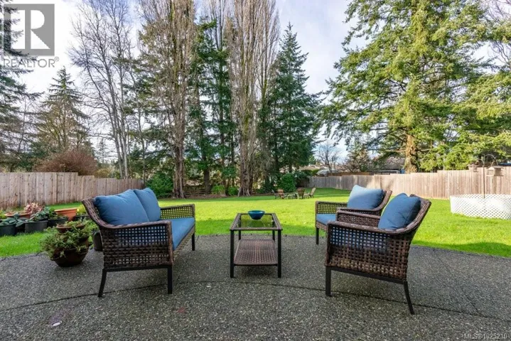 80 Masters Rd, Campbell River, British Columbia V9W2Z4
