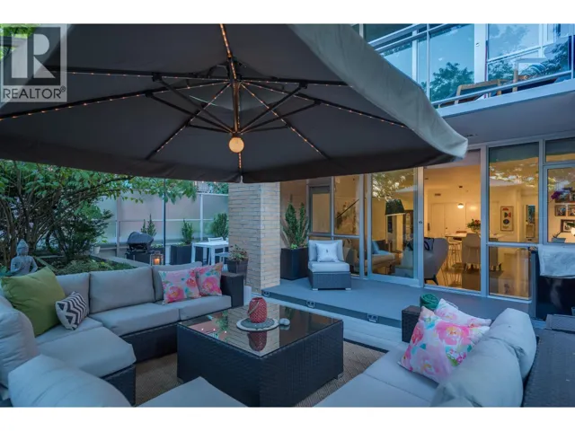 213 221 UNION STREET, Vancouver, British Columbia V6A0B4