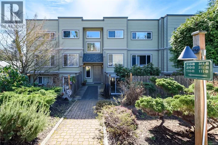 111 2250 Manor Pl, Comox, British Columbia V9M1C5