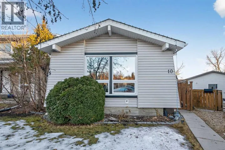 10 Deer Lane Bay SE, Calgary, Alberta T2J5S8