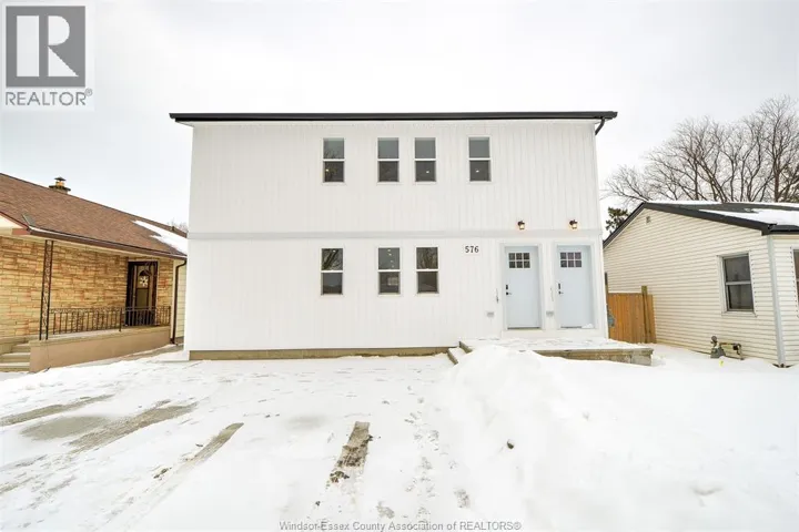 576 ELINOR, Windsor, Ontario N8P1E4