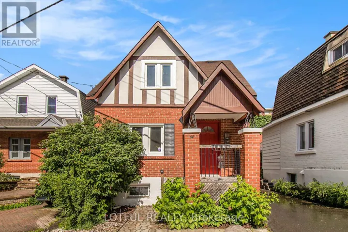 68 VAUGHAN STREET, Ottawa, Ontario K1M1X2