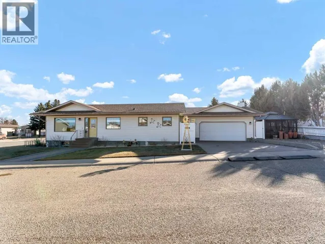 3 Redwood Court SE, Medicine Hat, Alberta T1B3Z6