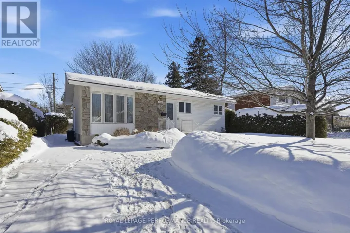 2266 FIFE CRESCENT, Ottawa, Ontario K1G2Z4