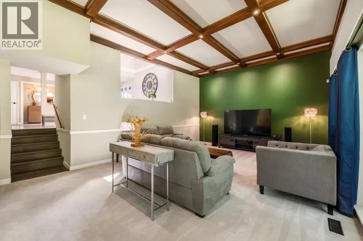 5655 WHITE PINE LANE, North Vancouver, British Columbia V7R4S1