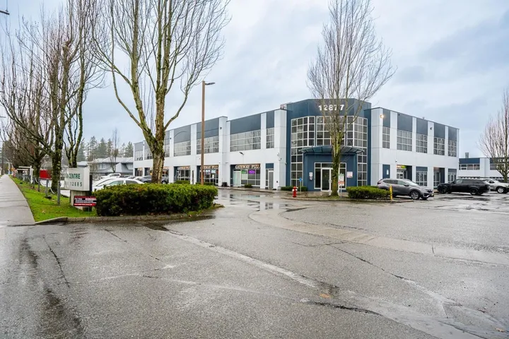 206 12877 76 AVENUE, Surrey, British Columbia V3W1E6