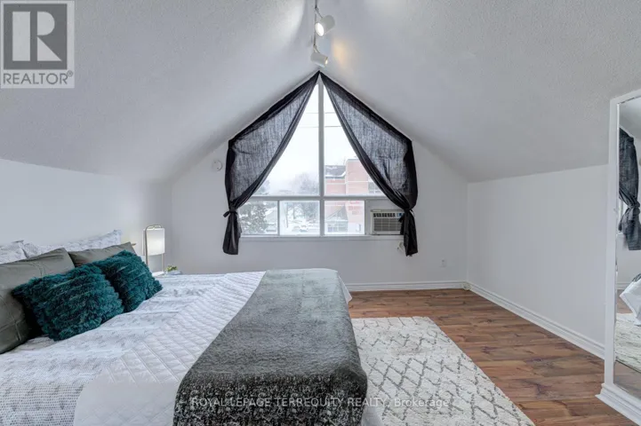 UNIT 2 - 135 SHEPPARD AVENUE W, Toronto (Lansing-Westgate), Ontario M2N1M7