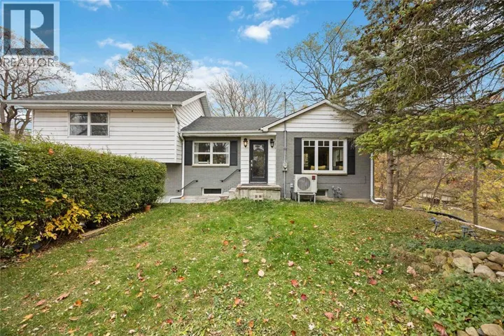 2006 Olive AVENUE, Sarnia, Ontario N0N1C0