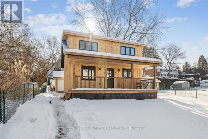 18R PLEASANT AVENUE, Hamilton (Dundas), Ontario L9H3S7