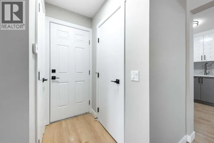 7616 27 Street SE, Calgary, Alberta T2C1E7