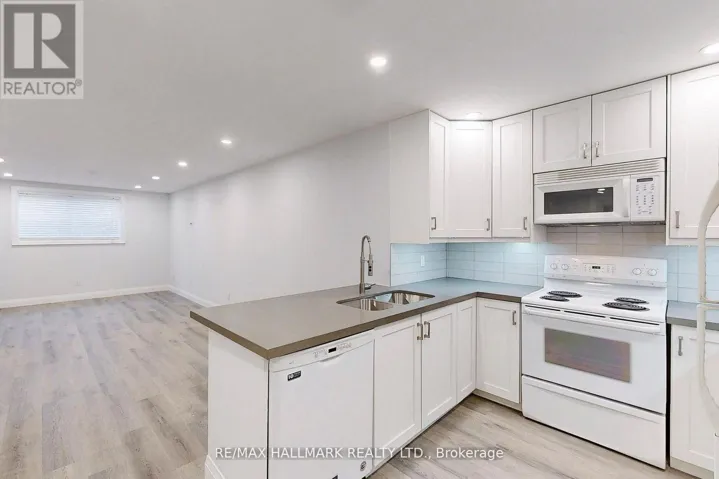 LOWER - 36 FARLEY CRESCENT, Toronto (Willowridge-Martingrove-Richview), Ontario M9R2A6