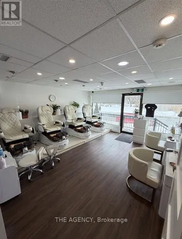 239 BRANT AVENUE, Brantford, Ontario N3T3J4