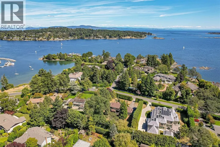3260 Beach Dr, Oak Bay, British Columbia V8R6L8