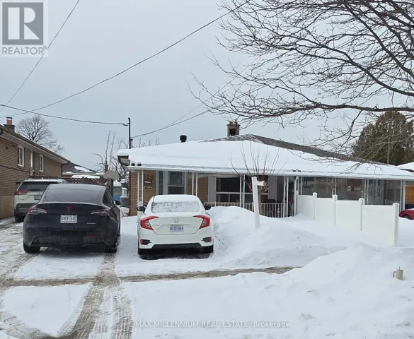 120 DUNCANWOODS DRIVE, Toronto (Humber Summit), Ontario M9L2E1