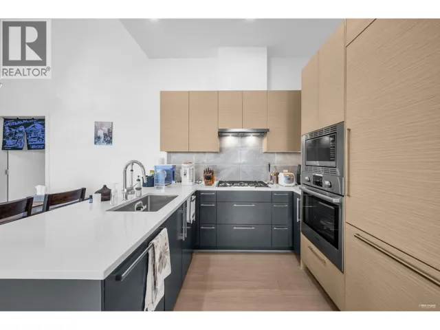 602 8888 OSLER STREET, Vancouver, British Columbia V6P4G2