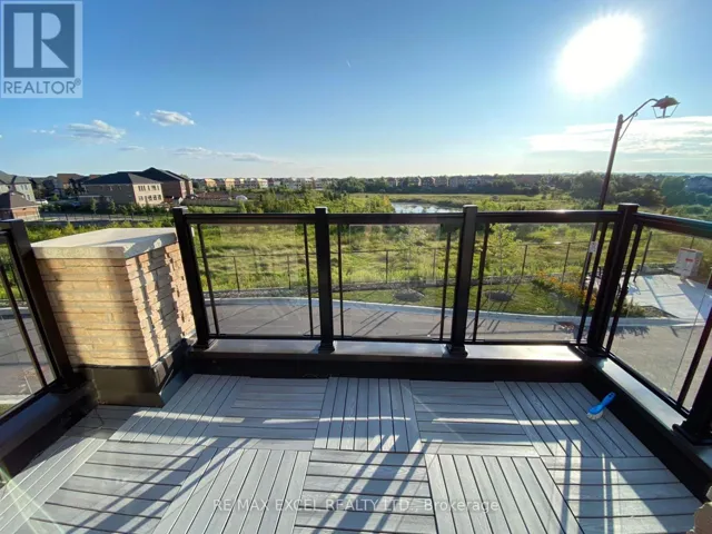 24 STUBBS LANE, Aurora, Ontario L4G3Y3