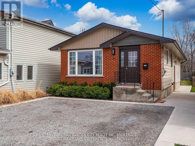 9 CHURCHILL STREET, St. Catharines (Western Hill), Ontario L2S2P3