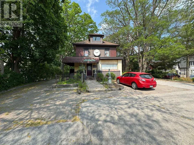 207 - 1553 HURONTARIO STREET, Mississauga (Mineola), Ontario L5G3H7